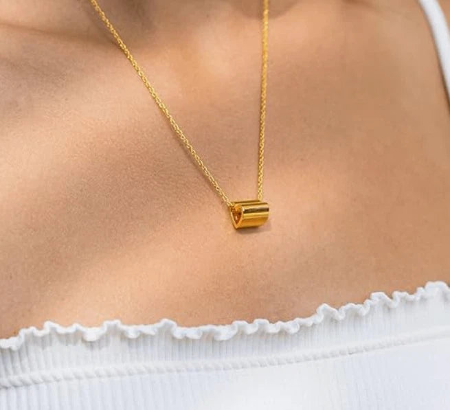 Stella Valle Open Heart Necklace—Daughter (Gold)